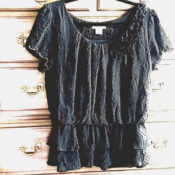 Sunny Leigh boho top with rosette detailing. Large - Picture 3 of 7